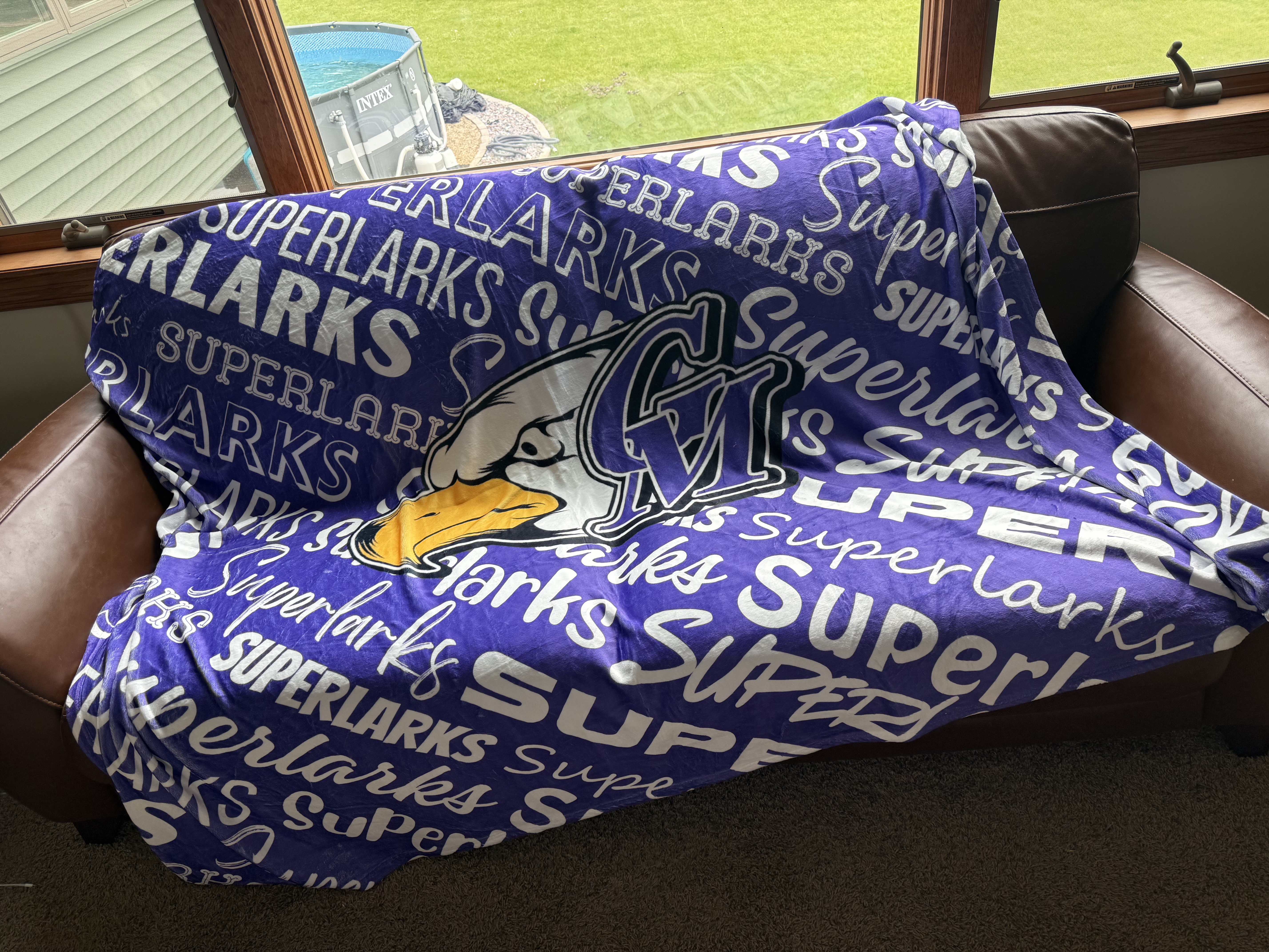 Superlarks Mascot Pattern Velveteen Plush Blanket - Image 3